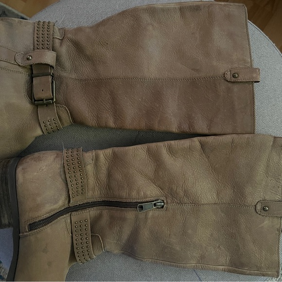 Jessica Simpson riding boots - Picture 3 of 5